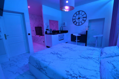 Love Room Fécamp - Appartement 3 - Love’nSpa - weekend en amoureux, love rooms avec spa ou jacuzzi privatif