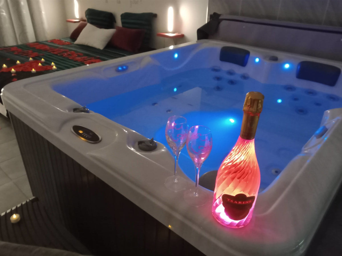 LOVENIGHT - Love’nSpa - weekend en amoureux, love rooms avec spa ou jacuzzi privatifLove night
