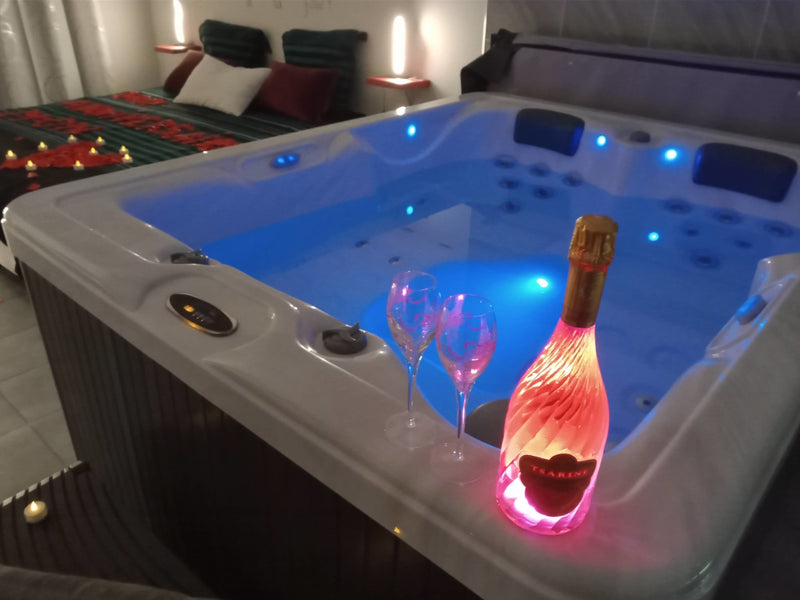 LOVENIGHT - Love’nSpa - weekend en amoureux, love rooms avec spa ou jacuzzi privatif4 de Love night
