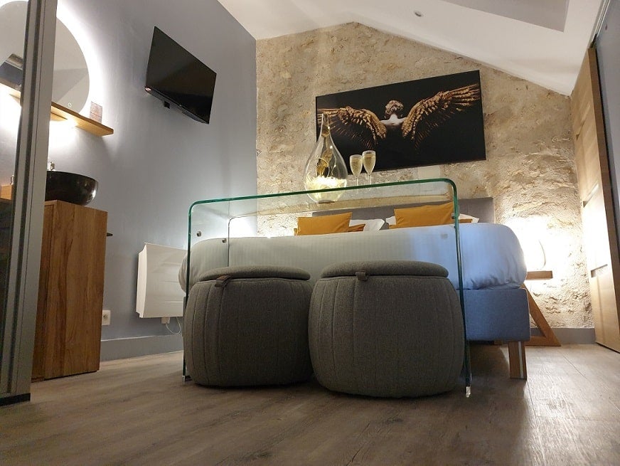 Lyzen - Chambre Bien-Être - Love’nSpa - weekend en amoureux, love rooms avec spa ou jacuzzi privatif4 de Lyzen - Chambre Bien-Être
