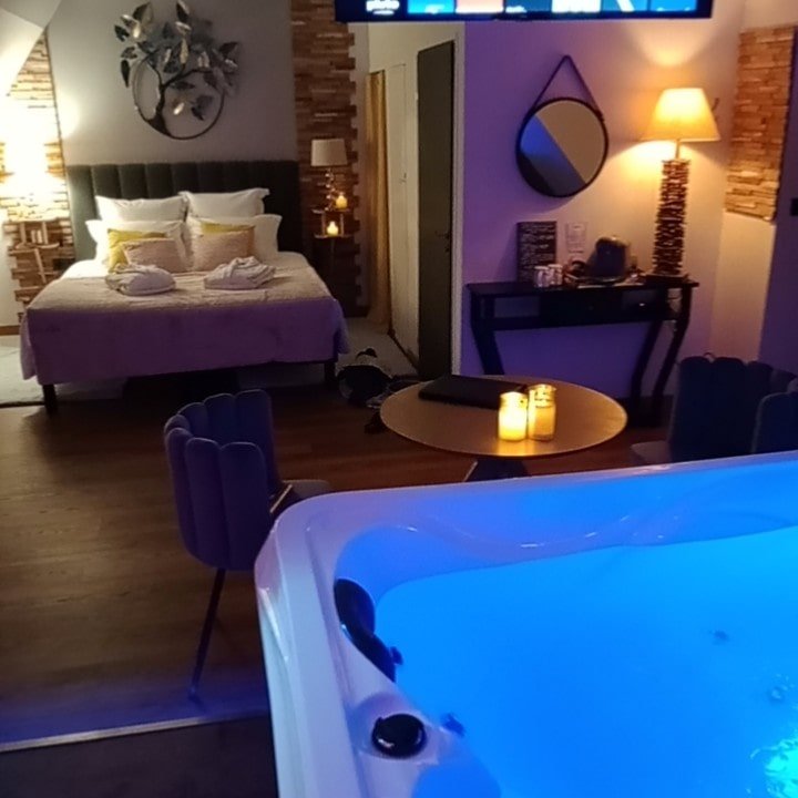 Manoir du Grand Chêne - Suite Quintessence - Love’nSpa - weekend en amoureux, love rooms avec spa ou jacuzzi privatif6 de Manoir du Grand Chêne - Suite Quintessence
