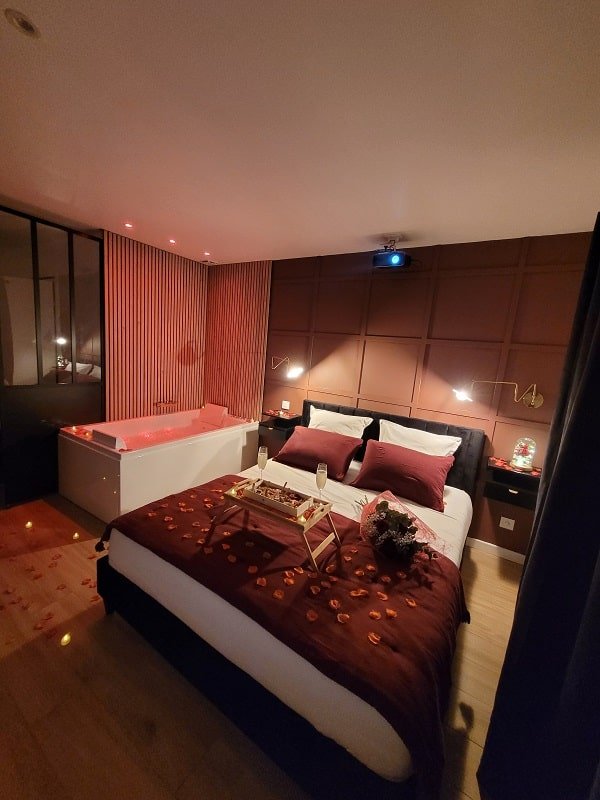 Nuit D'Evasion - Love’nSpa - weekend en amoureux, love rooms avec spa ou jacuzzi privatif5 de Nuit D'Evasion
