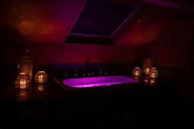 OSPA - SUITE EXOCHIC - Love’nSpa - weekend en amoureux, love rooms avec spa ou jacuzzi privatif
