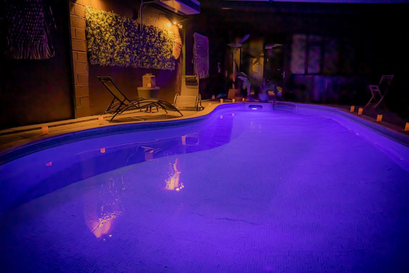 OSPA - SUITE EXOCHIC - Love’nSpa - weekend en amoureux, love rooms avec spa ou jacuzzi privatif