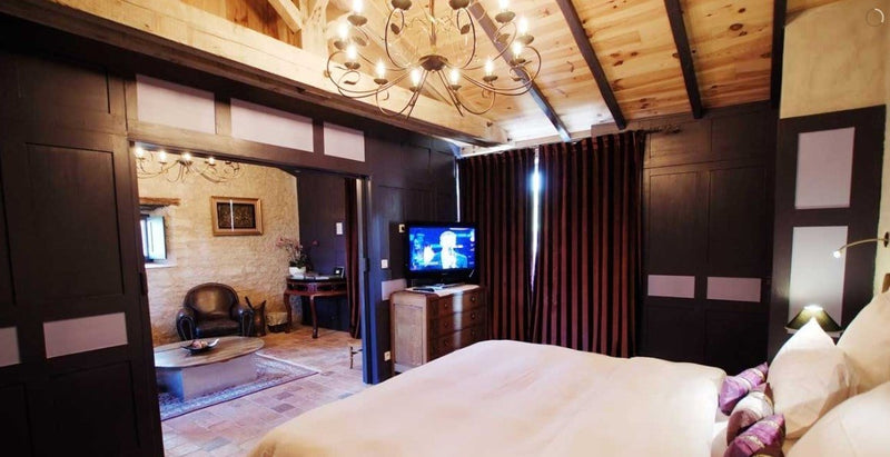 Portail en marais Poitevin - Suite Bragelogne - Love’nSpa - weekend en amoureux, love rooms avec spa ou jacuzzi privatif