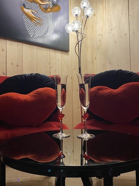 Pour Toi et Moi - Love’nSpa - weekend en amoureux, love rooms avec spa ou jacuzzi privatif10 de Pour Toi et Moi
