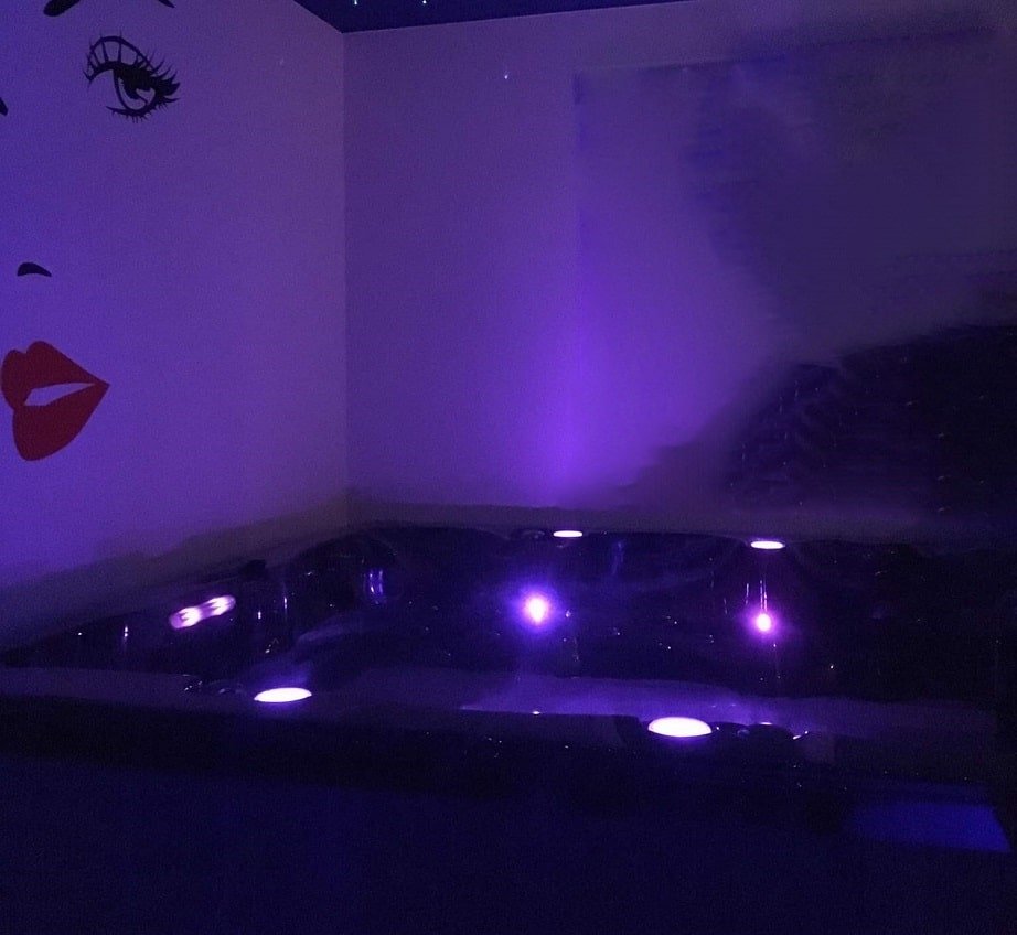 Privy Love - Love’nSpa - weekend en amoureux, love rooms avec spa ou jacuzzi privatif4 de Privy Love
