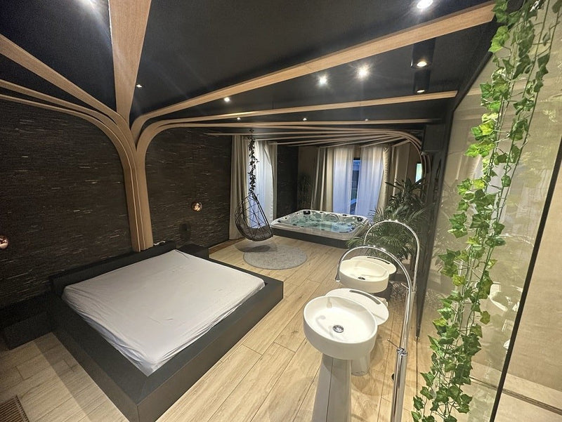 Spa Ebène - Love’nSpa - weekend en amoureux, love rooms avec spa ou jacuzzi privatif3 de Spa Ebène
