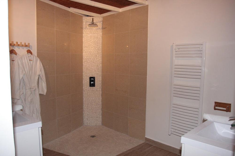 La Paillote Exotique - Suite Maldives - Love’nSpa - weekend en amoureux, love rooms avec spa ou jacuzzi privatif4 de La Paillote Exotique - Suite Maldives
