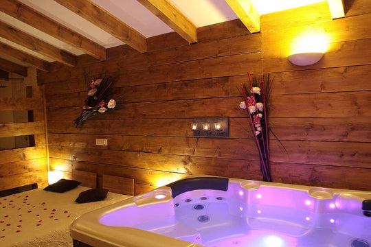 La Paillote Exotique - Suite Megève - Love’nSpa - weekend en amoureux, love rooms avec spa ou jacuzzi privatif