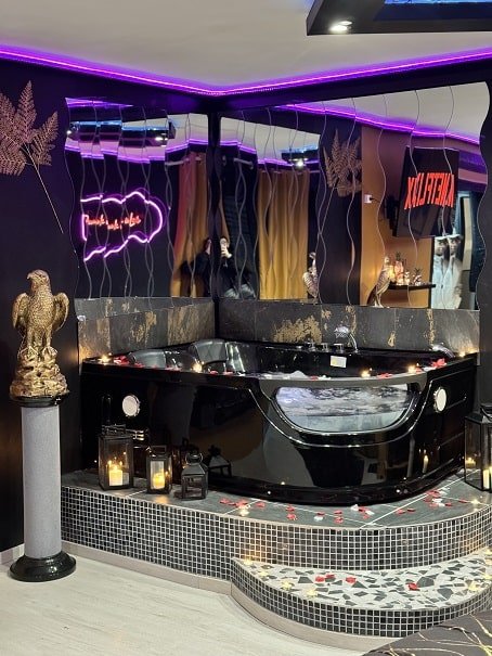 Sunny Room - Love’nSpa - weekend en amoureux, love rooms avec spa ou jacuzzi privatif3 de LOVEROOM BY SUNNYROOM
