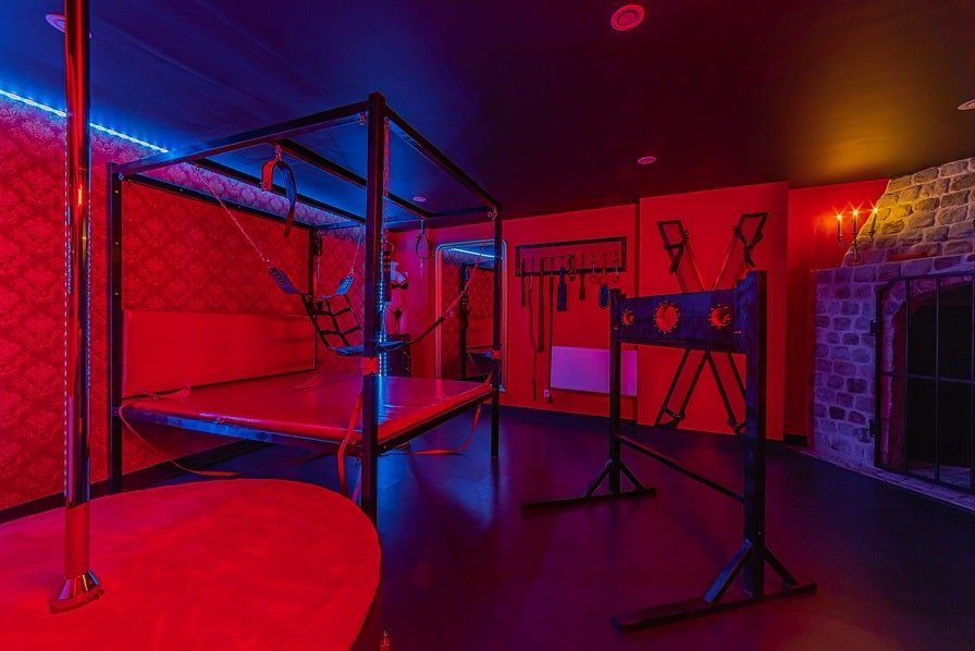 The Playroom XXL - Love’nSpa - weekend en amoureux, love rooms avec spa ou jacuzzi privatif7 de The Playroom XXL
