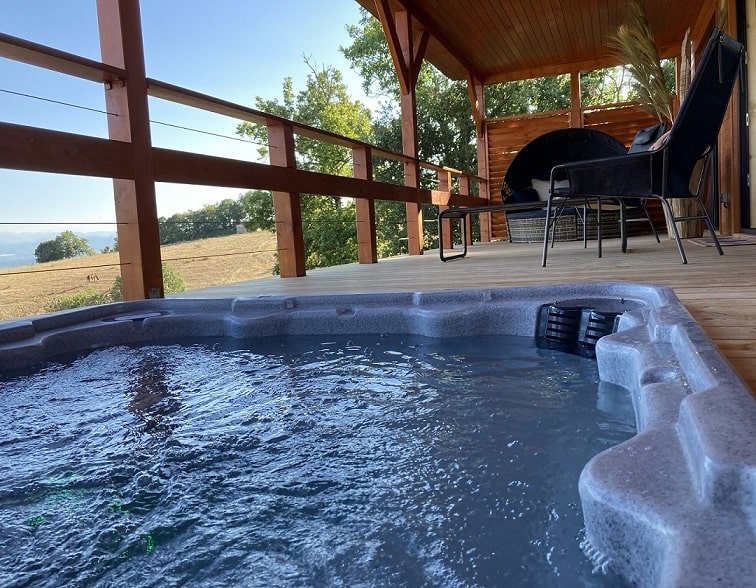 Trésors de Campagne -Cabane de prestige "A perte de vue" - Love’nSpa - weekend en amoureux, love rooms avec spa ou jacuzzi privatif1 de Trésors de Campagne -Cabane de prestige A perte de vue
