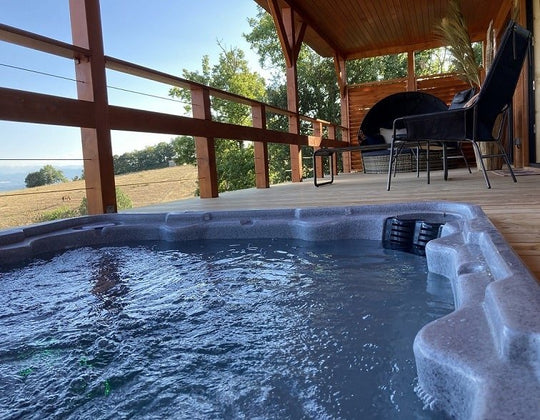 Trésors de Campagne -Cabane de prestige "A perte de vue" - Love’nSpa - weekend en amoureux, love rooms avec spa ou jacuzzi privatif