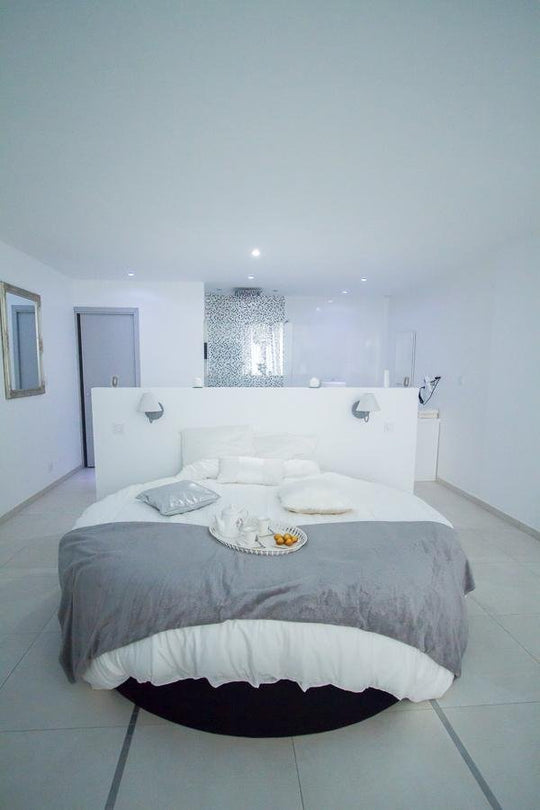 Love Loft - Le paradis Blanc - Love’nSpa - weekend en amoureux, love rooms avec spa ou jacuzzi privatif