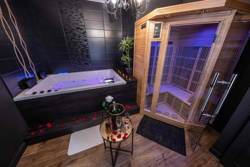 Urban spa - ROMANTIQUE CHIC - Love’nSpa - weekend en amoureux, love rooms avec spa ou jacuzzi privatif1 de Urban spa - ROMANTIQUE CHIC

