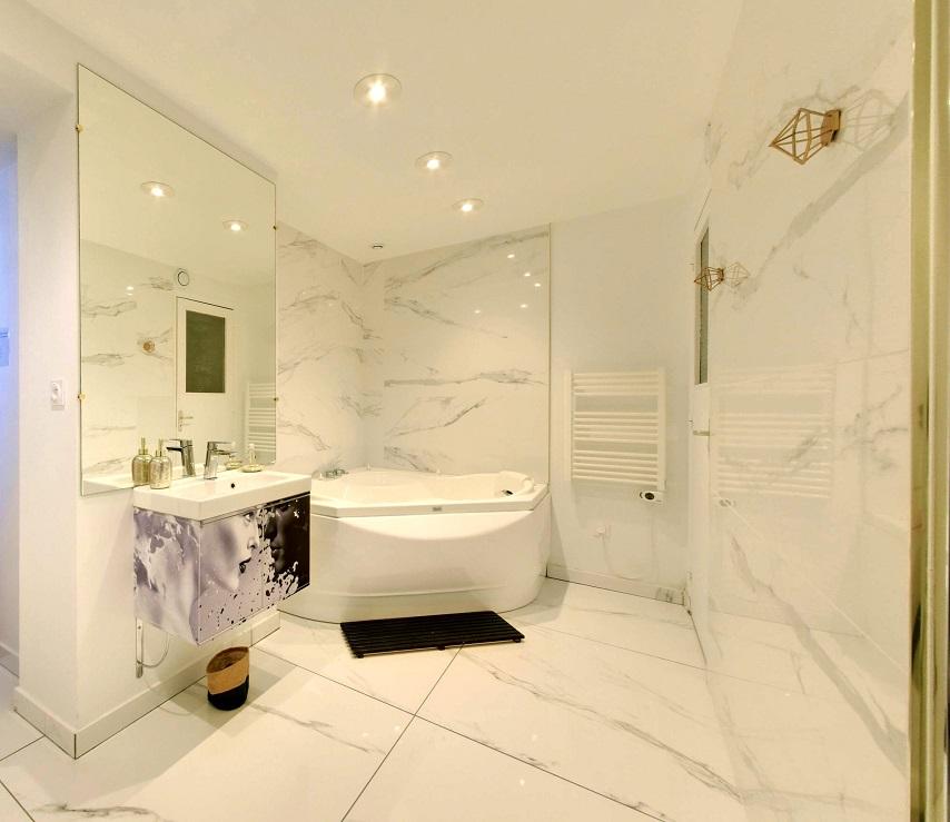 Votre Expérience Insolite - La Suite 50 Nuances - Love’nSpa - weekend en amoureux, love rooms avec spa ou jacuzzi privatif3 de Votre Expérience Insolite - La Suite 50 Nuances
